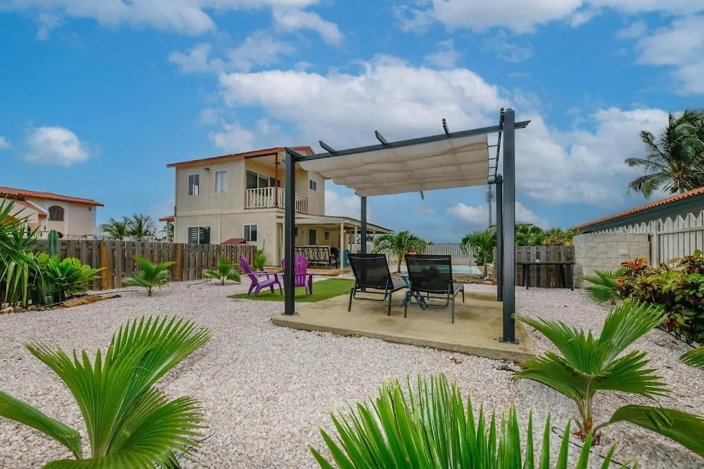 New Listing 2 Storey Villa, Peaceful Location. Close To Beaches Palm Beach 0*,