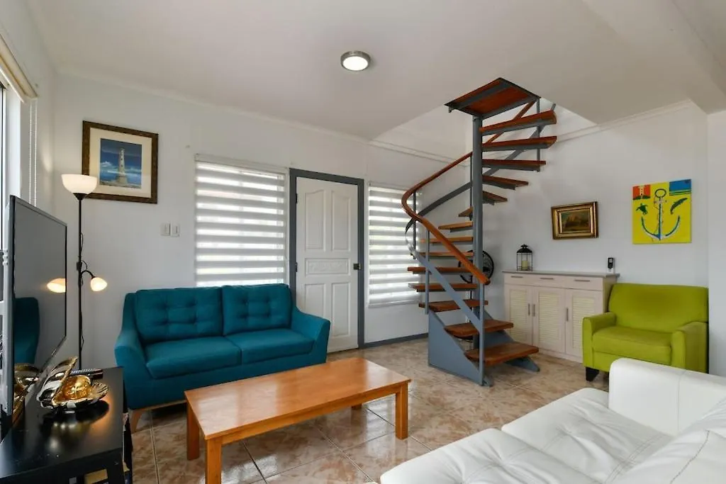 New Listing 2 Storey Villa, Peaceful Location. Close To Beaches Palm Beach