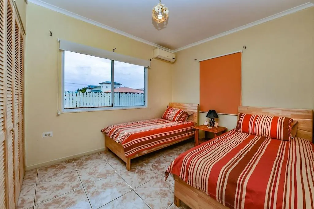 Villa New Listing 2 Storey Villa, Peaceful Location. Close To Beaches Palm Beach