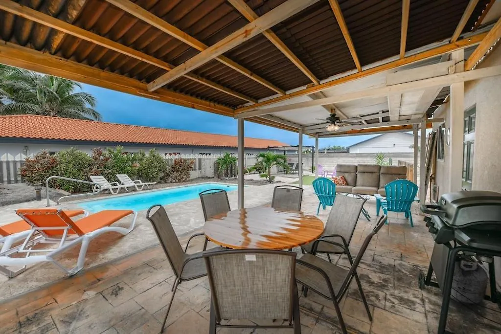 New Listing 2 Storey Villa, Peaceful Location. Close To Beaches Palm Beach Villa